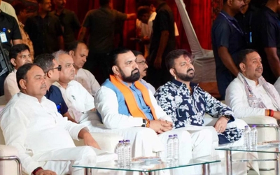 बिहार के मुख्यमंत्री सम्राट चौधरी बिहार में फिल्म सिटी बनाने और 54 फिल्मों की शूटिंग को मंजूरी देने की घोषणा करते हुए