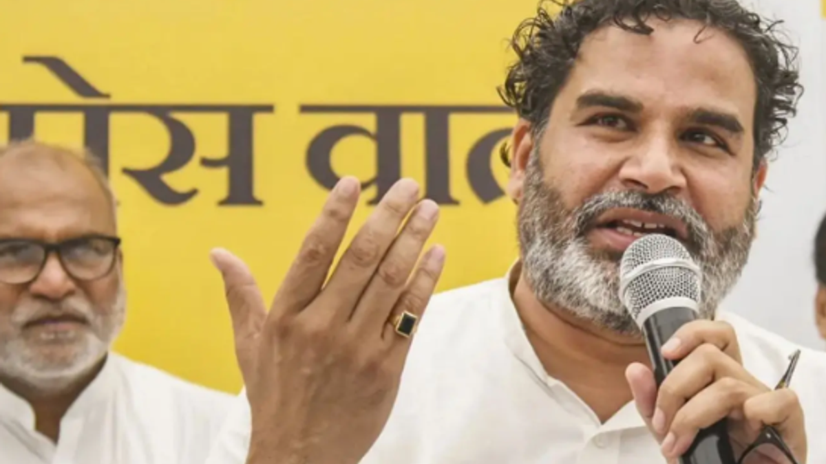 बिहार MLC चुनाव से पहले NDA पर निशाना साधते जन सुराज के नेता प्रशांत किशोर।