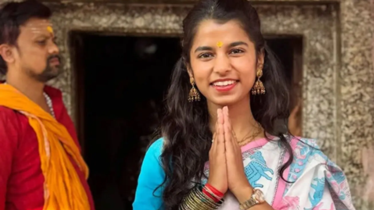बीजेपी युवा मोर्चा की नई राष्ट्रीय टीम में शामिल बिहार की विधायक मैथिली ठाकुर और अन्य नेता