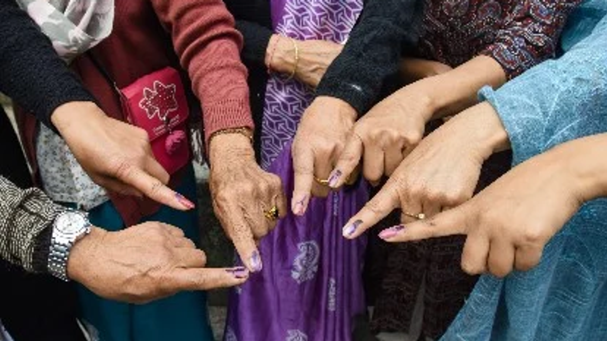 निर्वाचन आयोग द्वारा बिहार, मध्य प्रदेश और गुजरात की तीन विधानसभा सीटों पर उपचुनाव की घोषणा से संबंधित सांकेतिक तस्वीर।