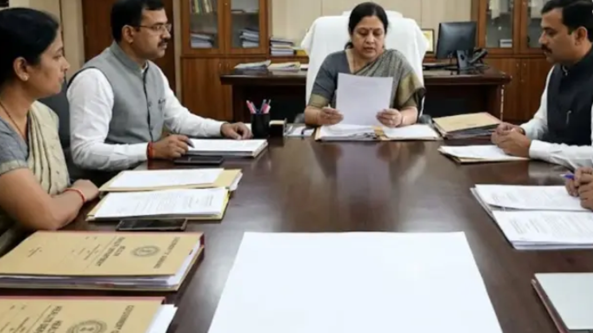 झारखंड स्वास्थ्य विभाग द्वारा ड्यूटी से अनुपस्थित डॉक्टरों के खिलाफ कार्रवाई से जुड़ी सांकेतिक तस्वीर।
