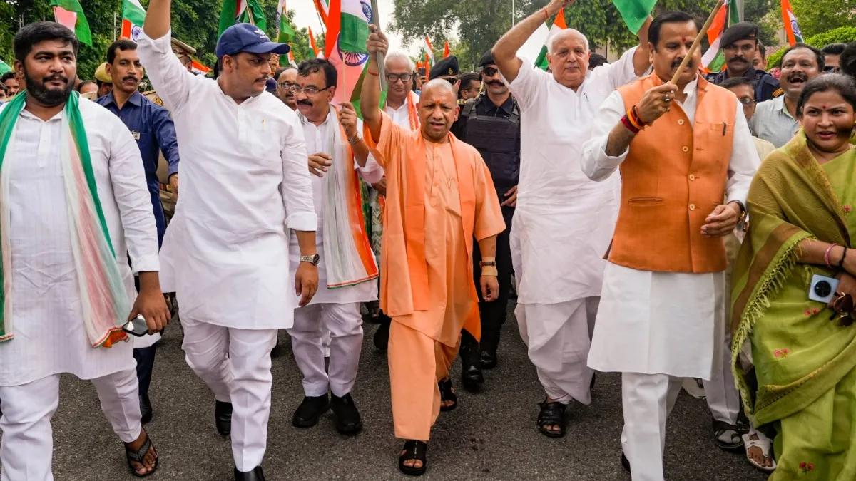 लखनऊ लोकभवन में विभाजन विभीषिका स्मृति दिवस कार्यक्रम में मुख्यमंत्री योगी आदित्यनाथ