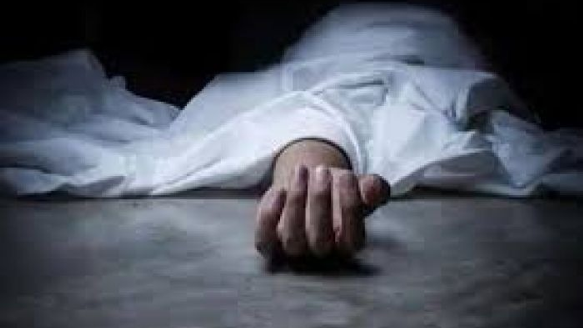 गाजियाबाद में किशोरी की संदिग्ध मौत के मामले की जांच करती पुलिस और घटनास्थल का सांकेतिक दृश्य।