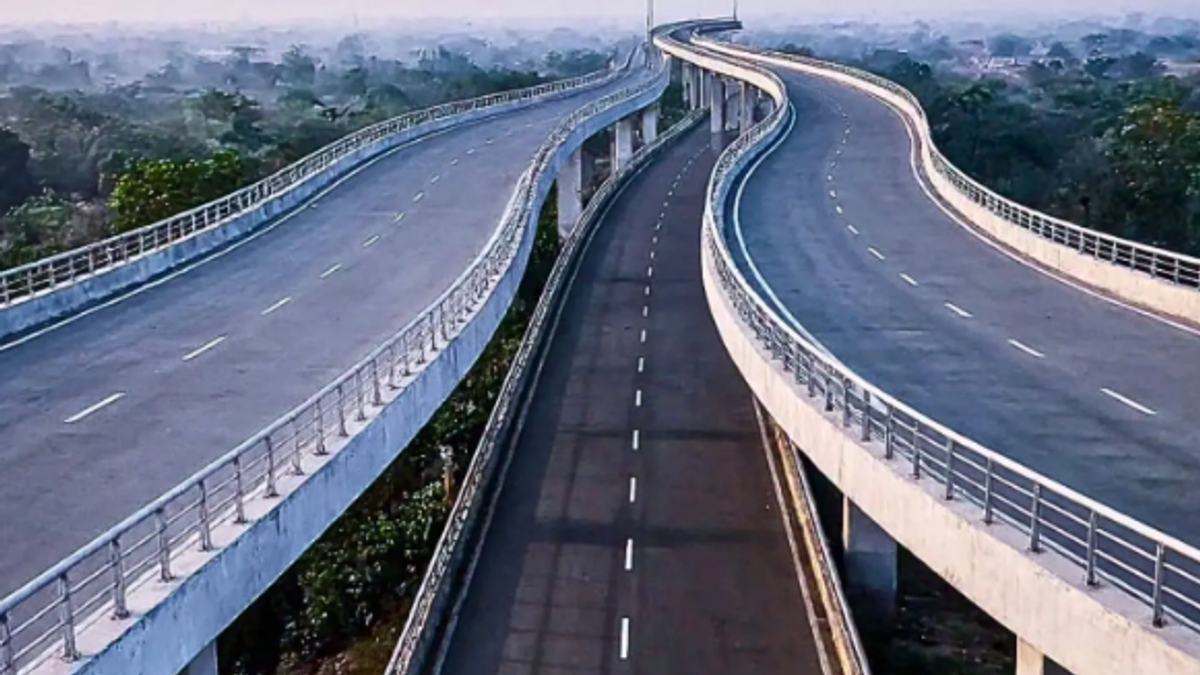 पटना में निर्माणाधीन एलिवेटेड रोड और फ्लाईओवर नेटवर्क का दृश्य