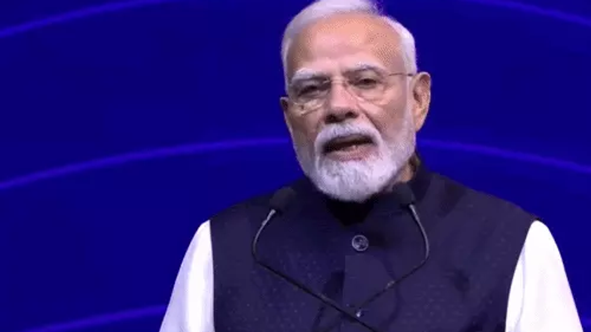 PM Modi Semicon India 2026 में भारत को Semiconductor Hub बनाने की योजना पर संबोधित करते हुए