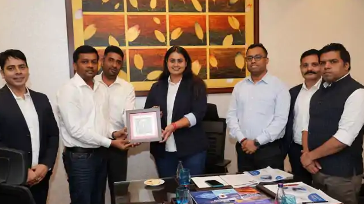 बेंगलुरु में उद्योगपतियों और निवेशकों के साथ बैठक करतीं बिहार की उद्योग मंत्री श्रेयसी सिंह