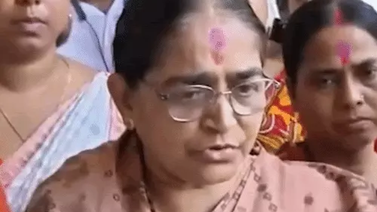 नंदीग्राम उपचुनाव में BJP उम्मीदवार हसीरानी रथ और शुभेंदु अधिकारी