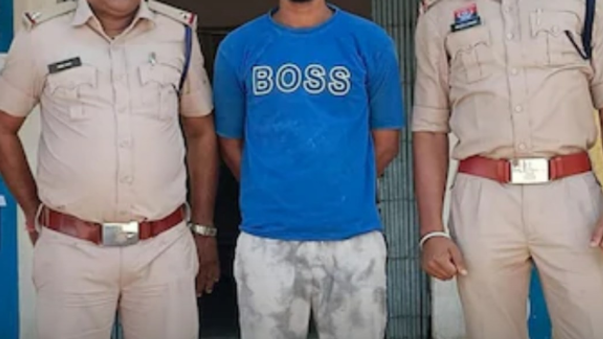 छत्तीसगढ़ के जांजगीर-चांपा में पुलिस द्वारा ISI से कथित संबंध रखने वाले पंजाब के युवक की गिरफ्तारी, मोबाइल जांच और पाकिस्तान कनेक्शन की जांच करती सुरक्षा एजेंसियां।
