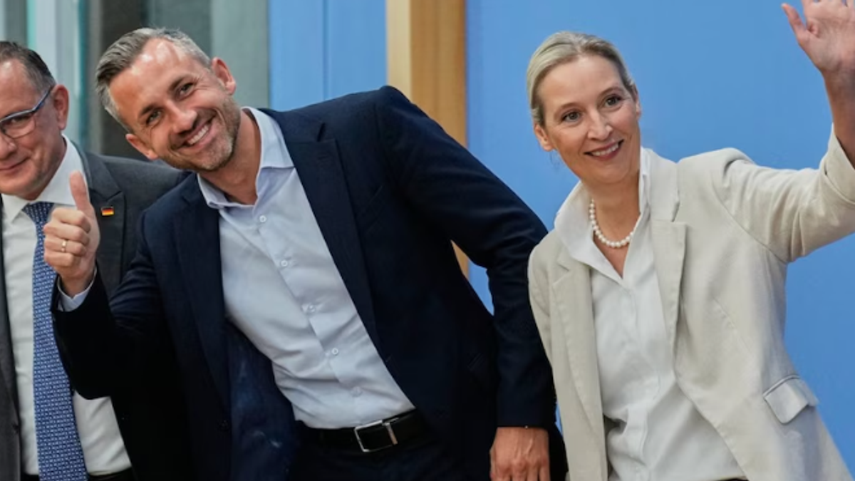 जर्मनी में AfD की जीत के खिलाफ प्रदर्शन करते लोग