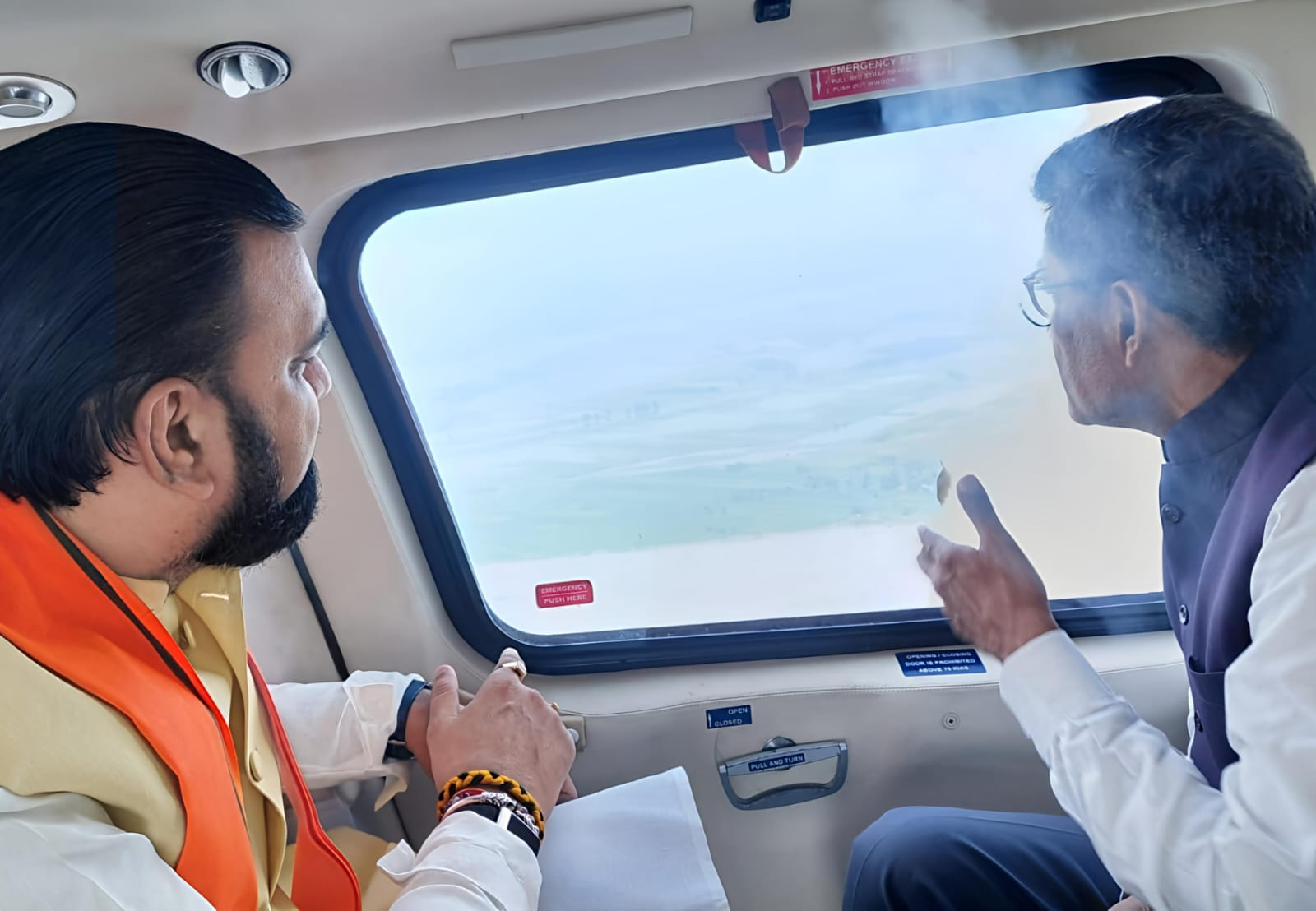 बिहार में बाढ़ के खतरे के बीच हवाई सर्वे करते CM सम्राट चौधरी