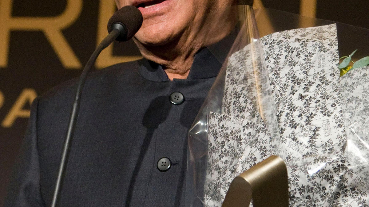 Yash Chopra की फिल्मों और जिंदगी के यादगार किस्सों को दर्शाती तस्वीर