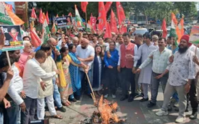 Bihar Congress Protest: बिहार कांग्रेस का नवंबर तक आंदोलन, 10 अक्टूबर से मार्च और गांव-गांव लगेगी ‘वोट बचाओ’ चौपाल
