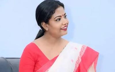 रिम्स अतिक्रमण मामले में झारखंड हाई कोर्ट से अग्रिम जमानत मिलने के बाद आदिवासी नेत्री निशा भगत।
