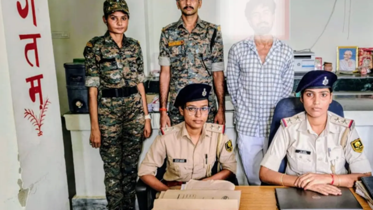 गया में शादी का झांसा देकर कथित यौन शोषण के मामले में गिरफ्तार STF जवान से पूछताछ करती पुलिस की सांकेतिक तस्वीर।