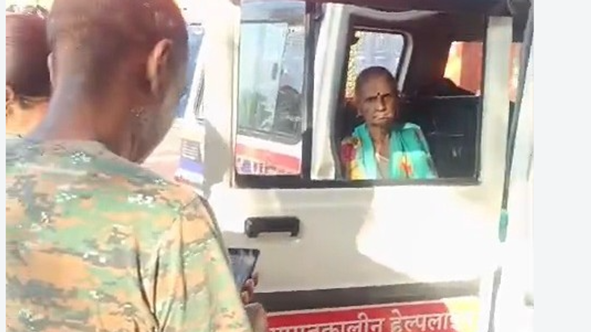 मुंगेर में गंगा में डूब रही महिला को गोताखोरों ने बचाया