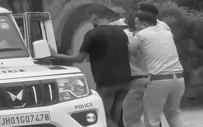 रांची के मोरहाबादी में वाहन जांच के दौरान पुलिसकर्मी को टक्कर मारने के बाद जब्त की गई थार एसयूवी का सांकेतिक दृश्य।