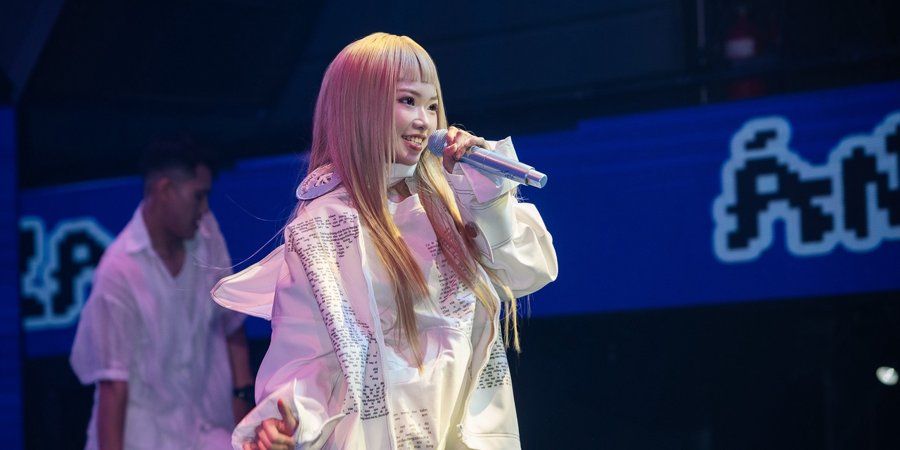 Ánh Sáng AZA ra mắt album đầu tay CHÓI