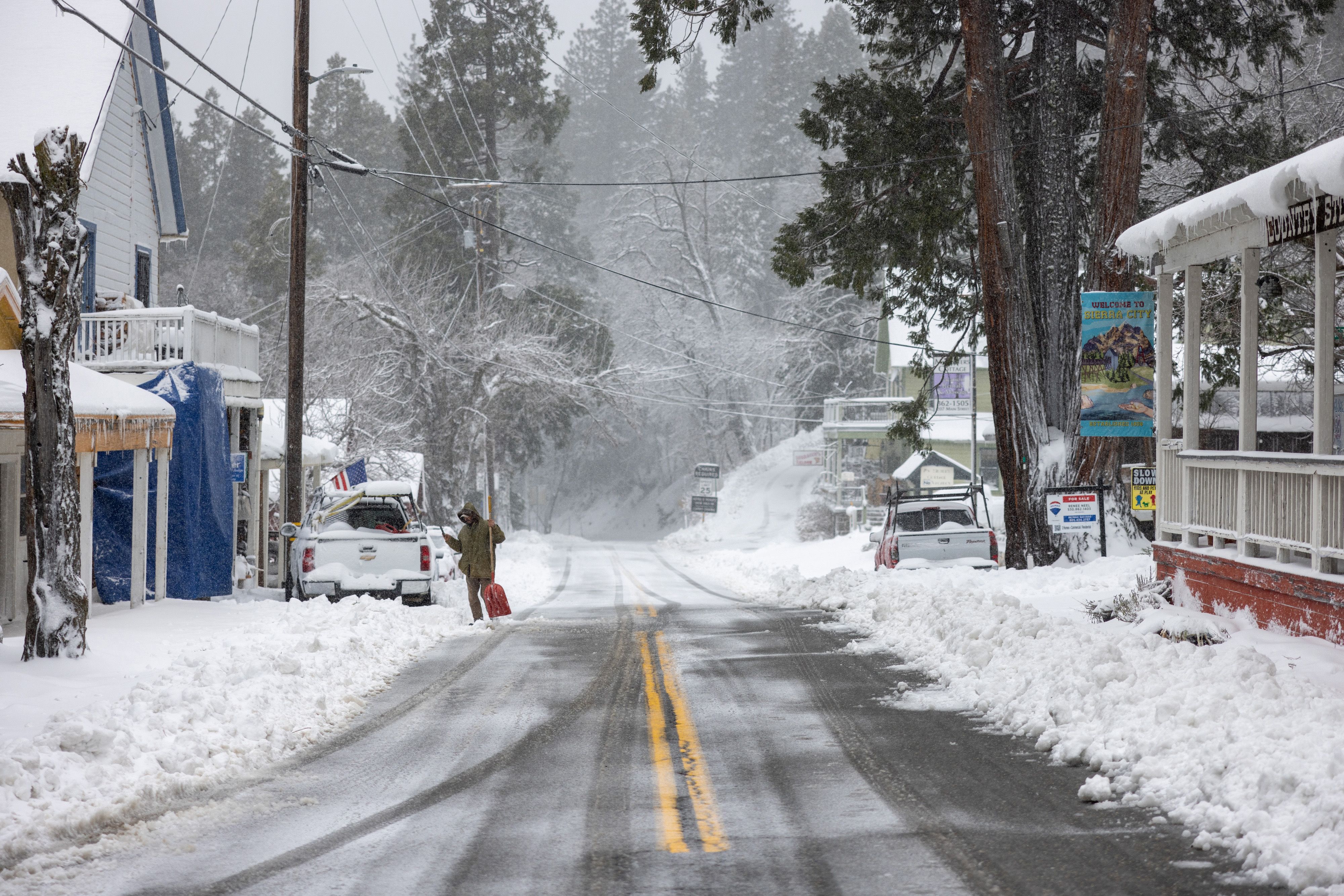 A severe winter storm delays the Great Yuba Pass Chili Cookoff.