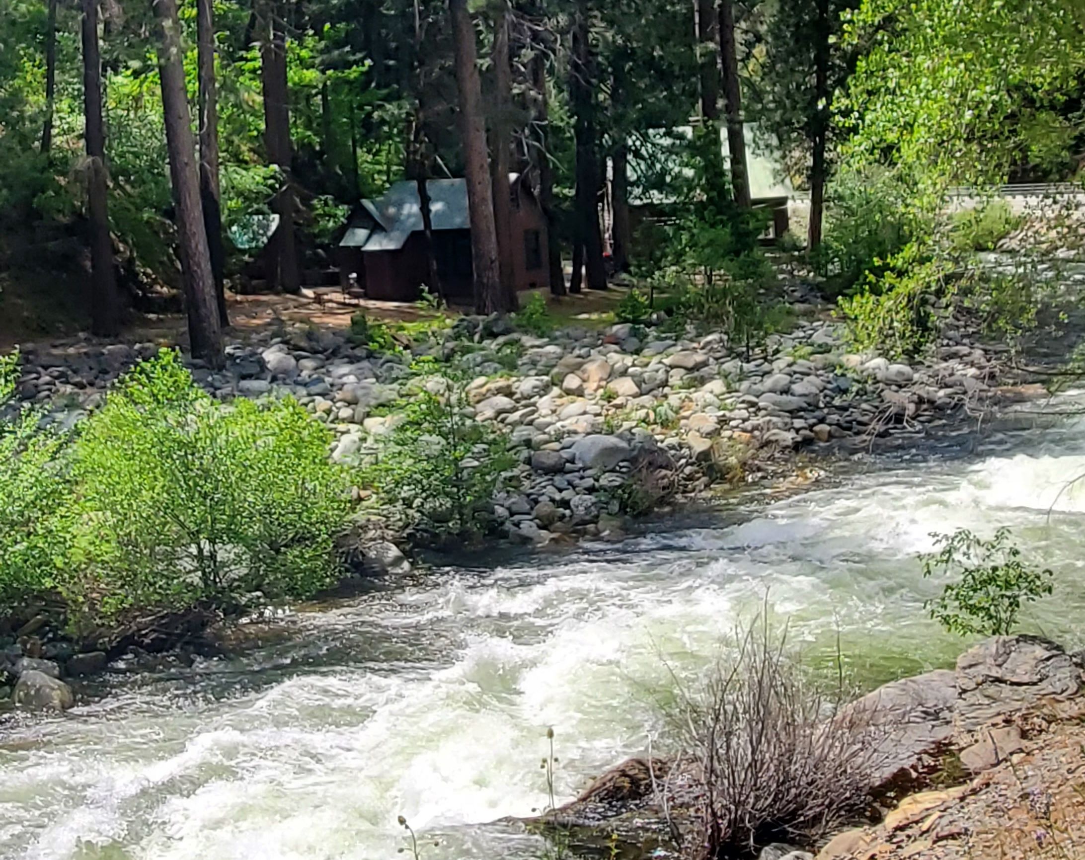 Sierra Streamside Resort cabins