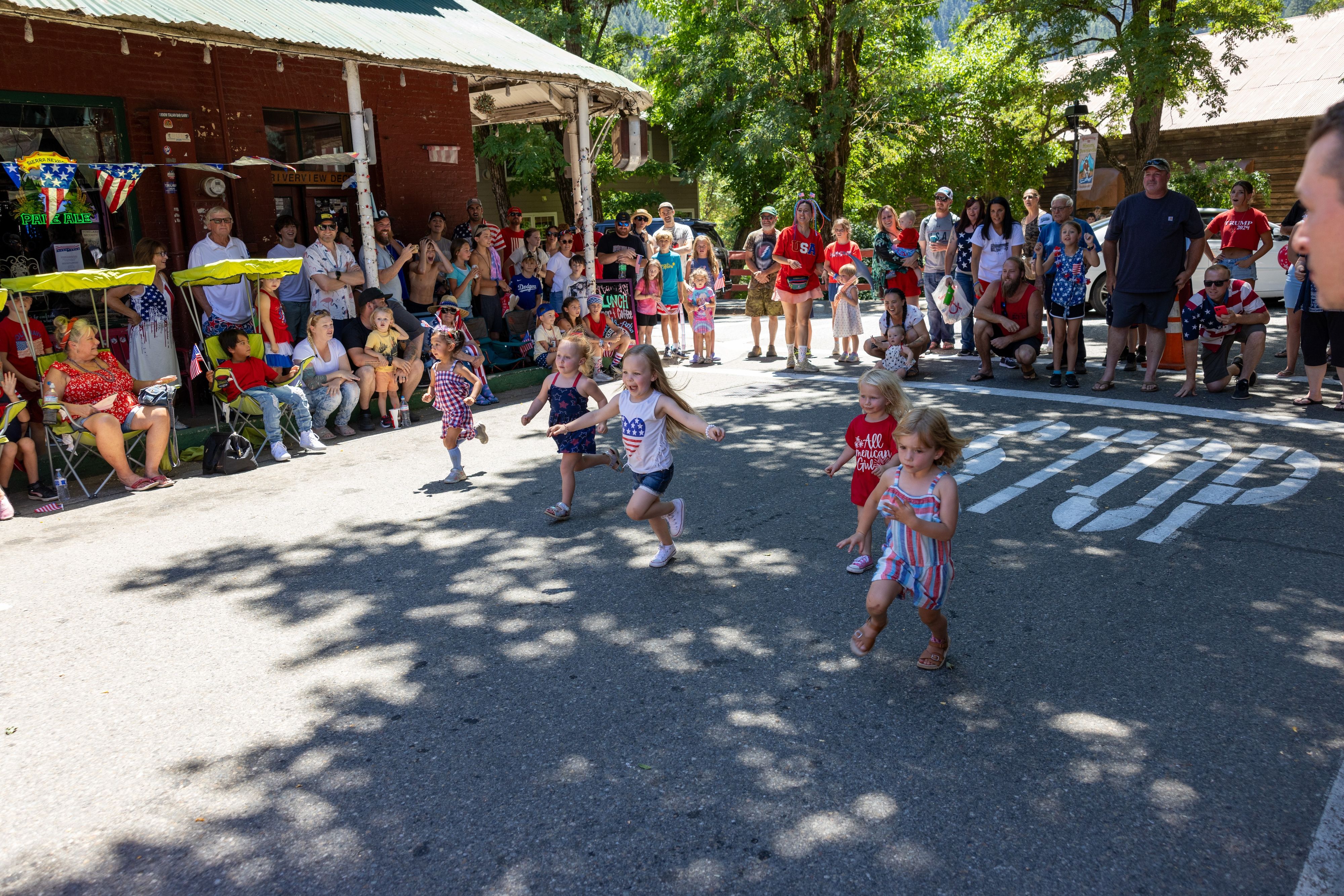 2/3-year-old girl’s race