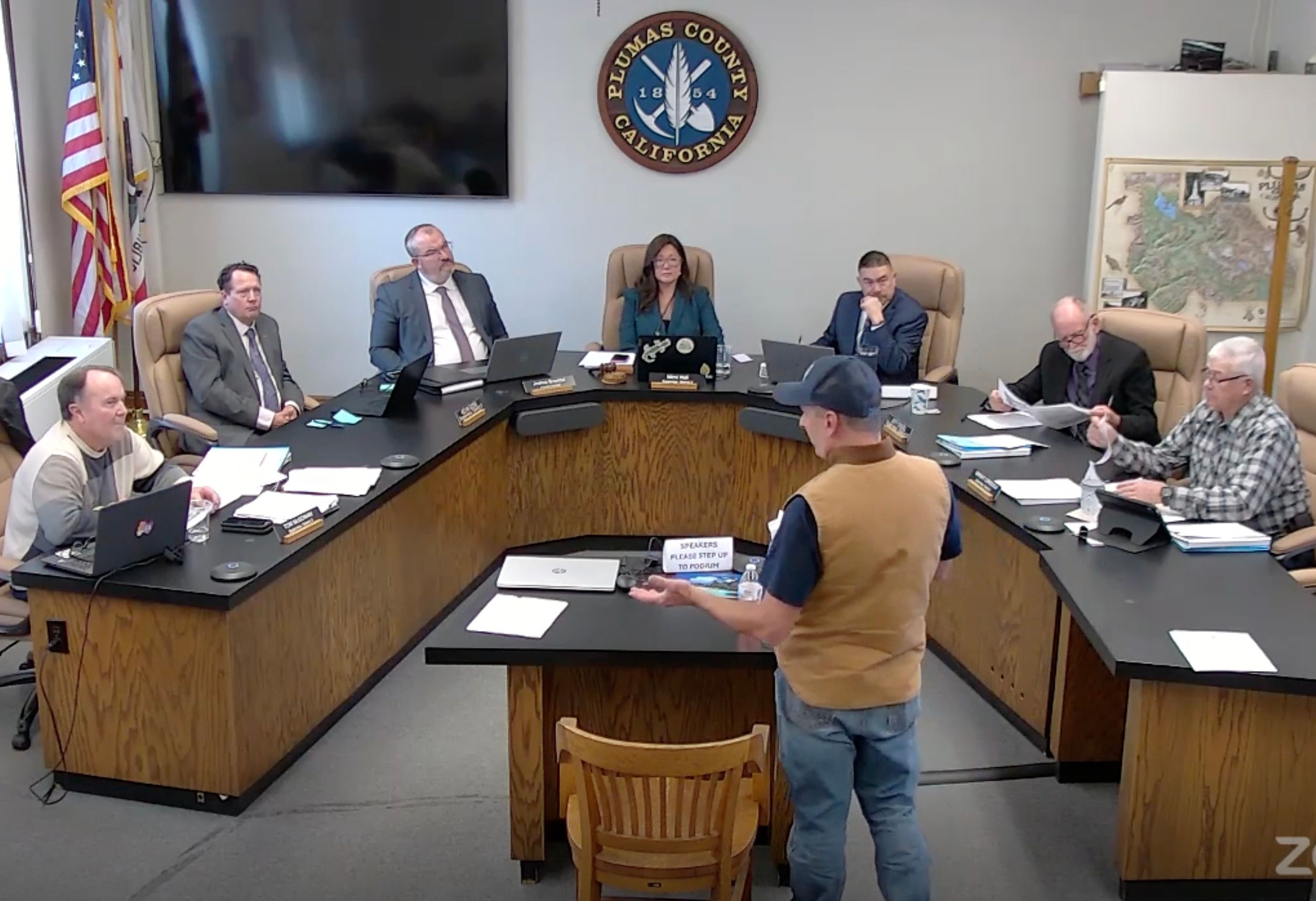 Plumas Supervisors Hear Update on USDA Wildlife Services Team