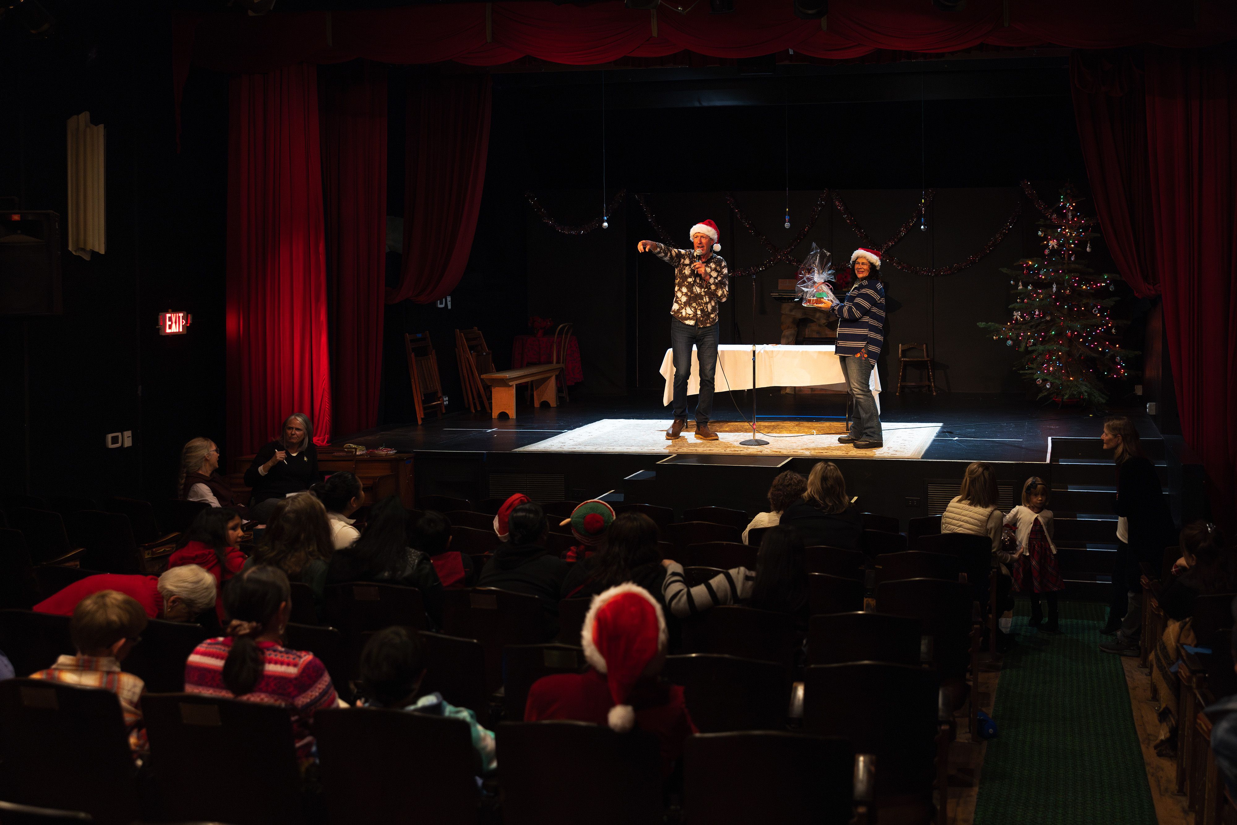 Scott Steinwert and Laurie Halliday auction off Darcy White’s Irish Whiskey Cake