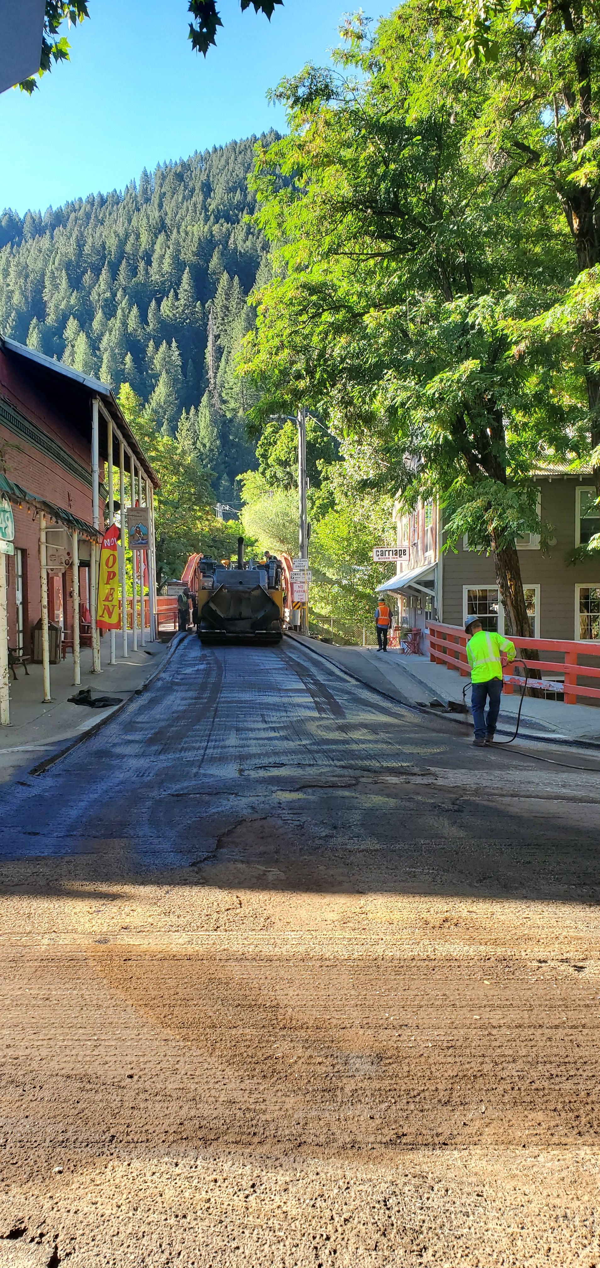 Asphalt is poured on Jersey Bridge