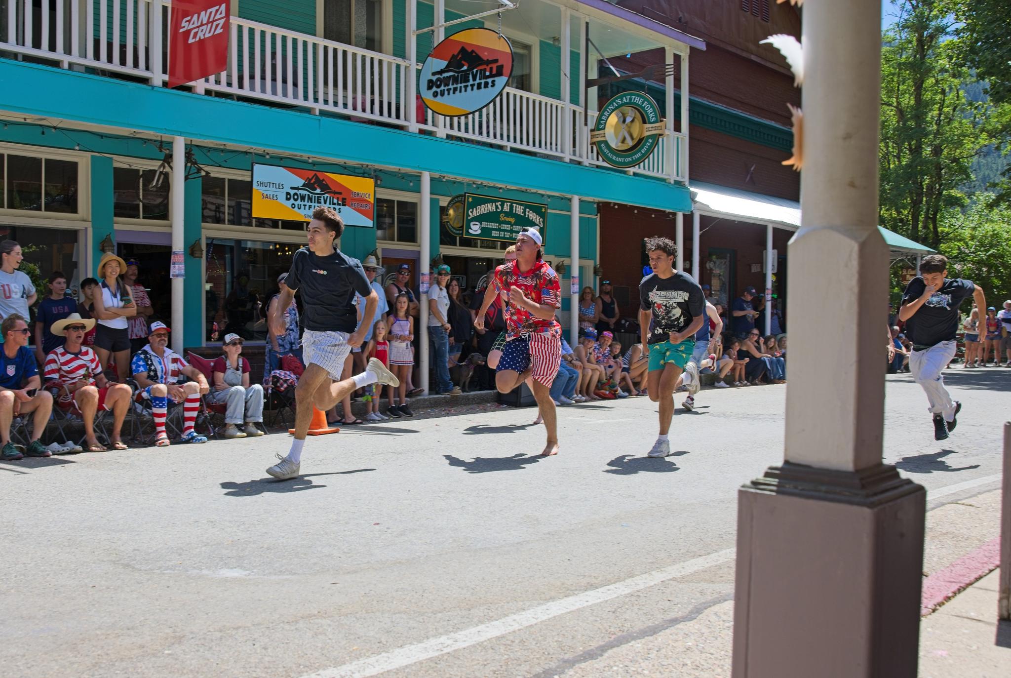 Boys’ 15- to 20-year-old race.