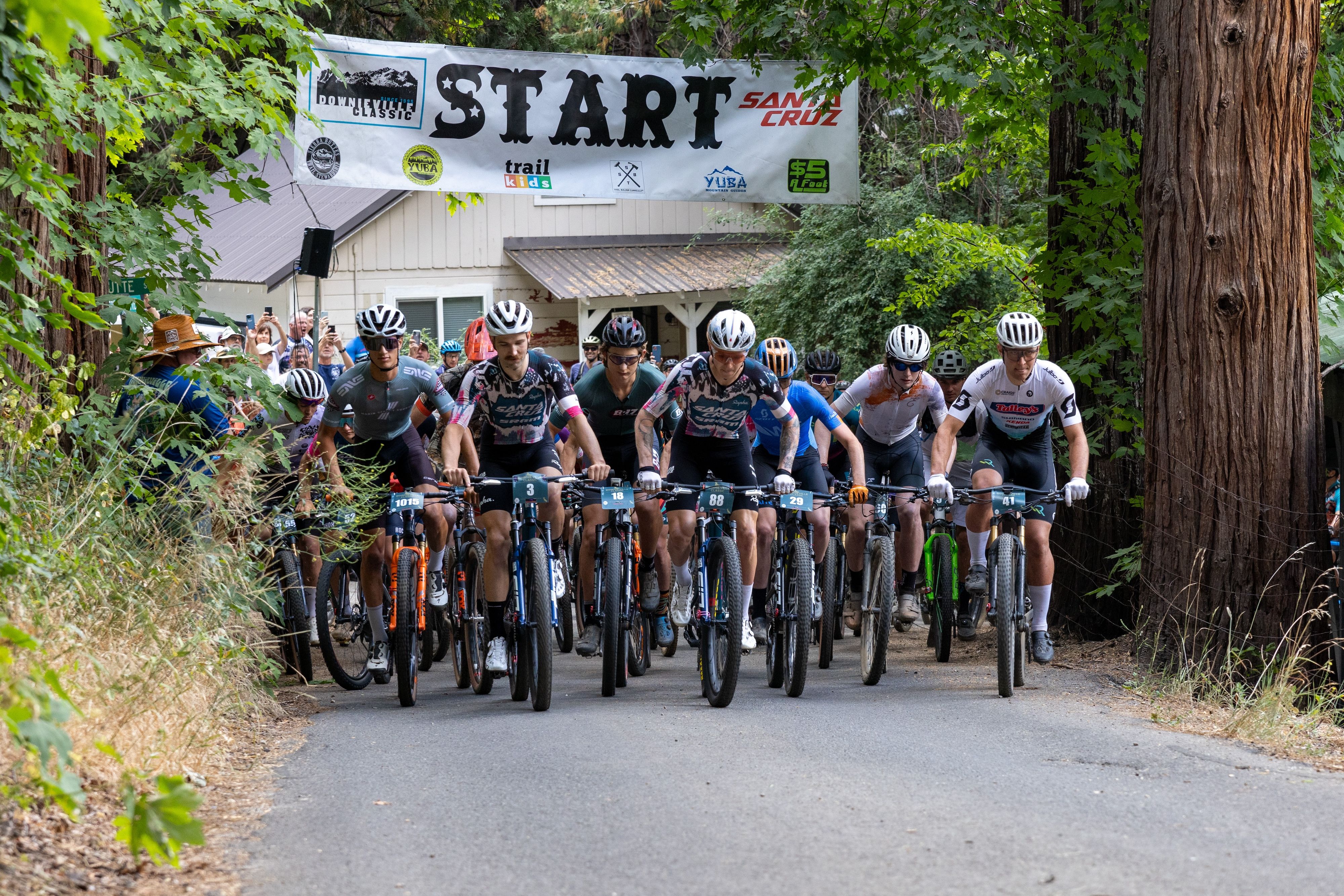 The start of the Pro Men’s cross-country race, with winner Keegan Swenson front and center