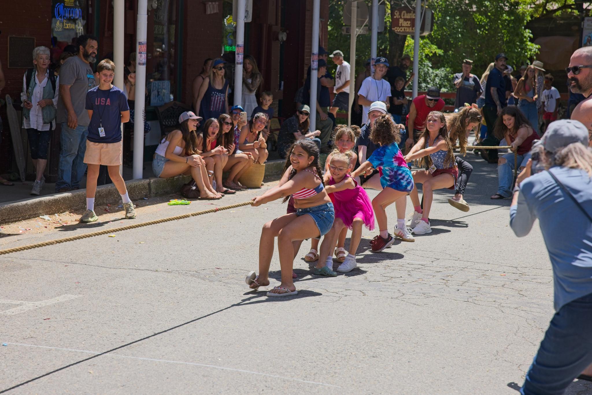 A young group of tug-of-war participants.