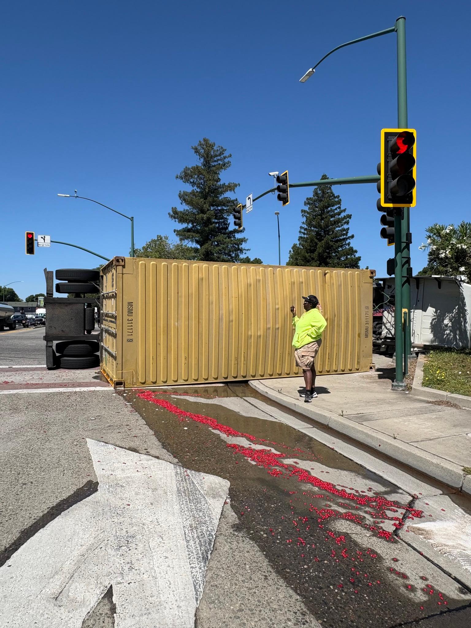 Minor spillage from the trailer of the semi-truck. Credit: Caltrans District 3.