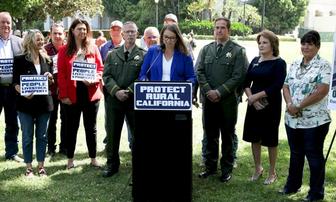 Hadwick Presses Sacramento for Gray Wolf Action