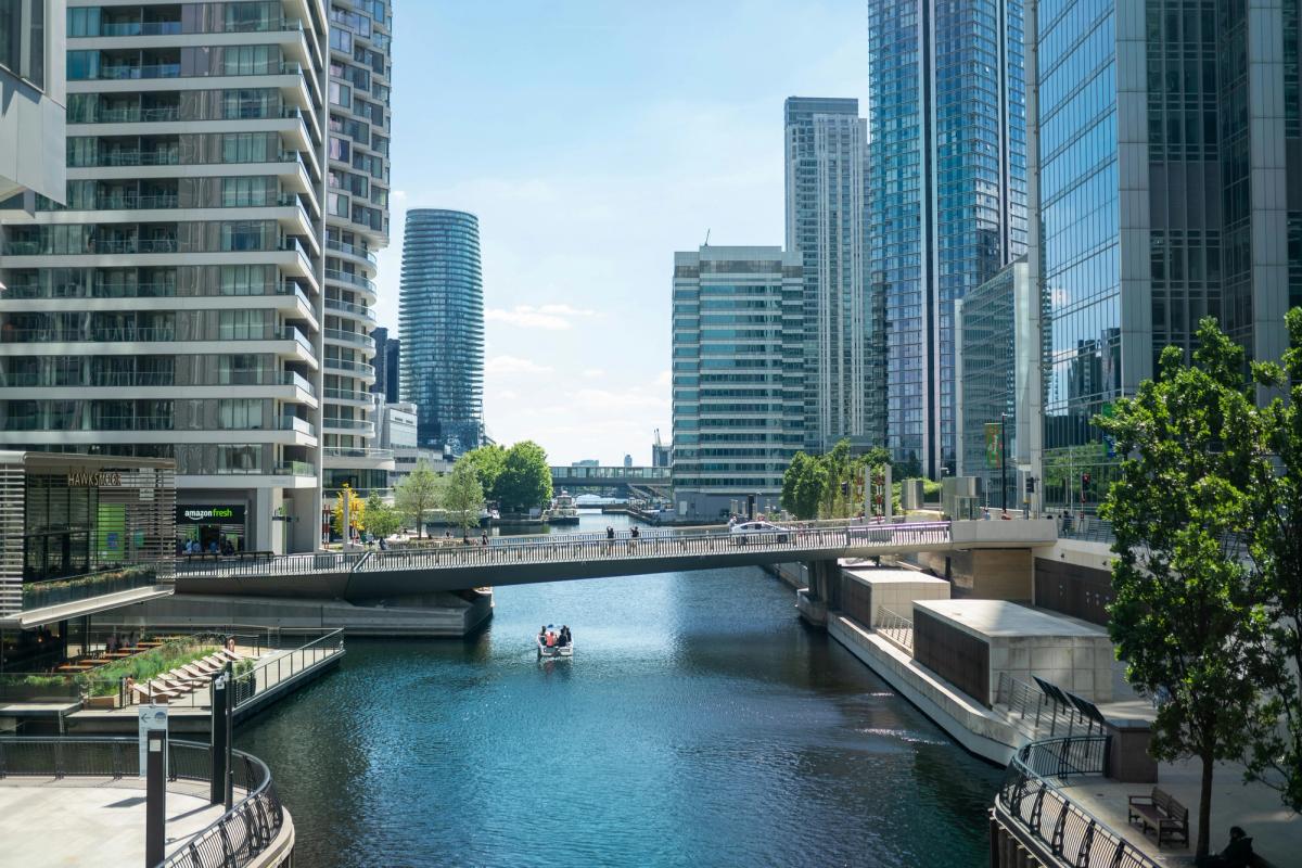 London's first 'floating lido' in Canary Wharf