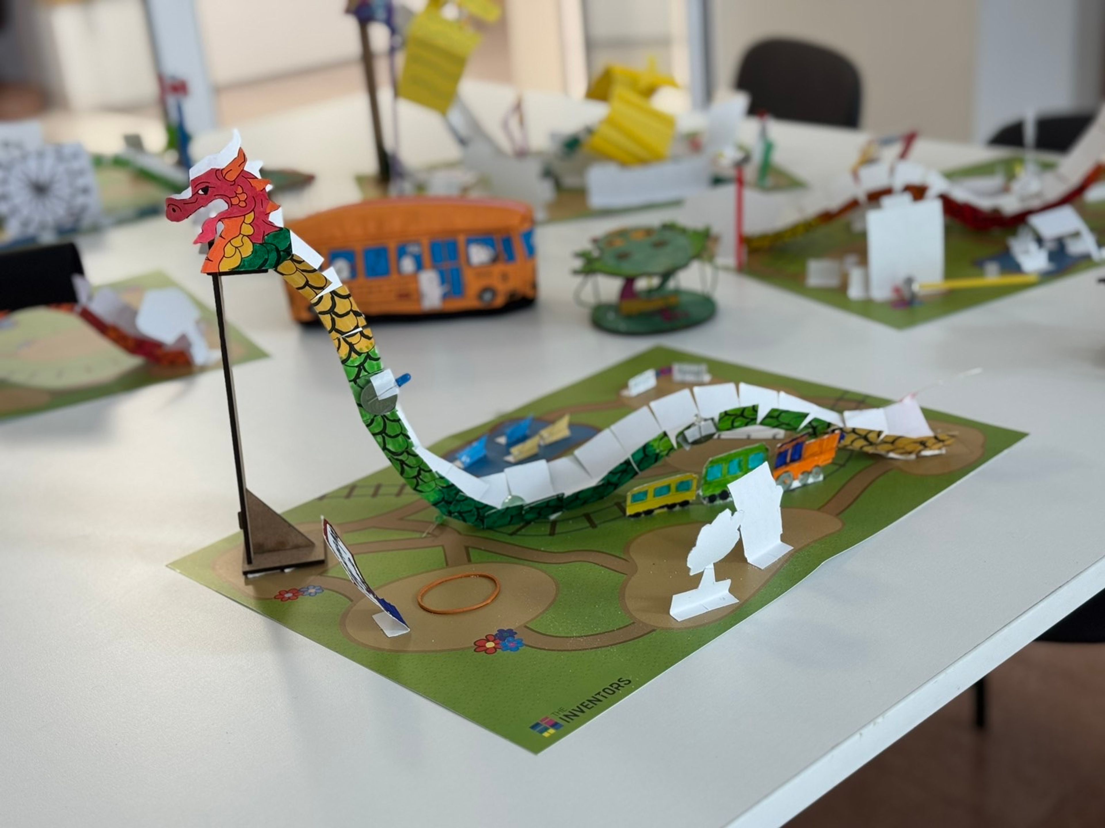 Приключение с гравитацията и магнетизма