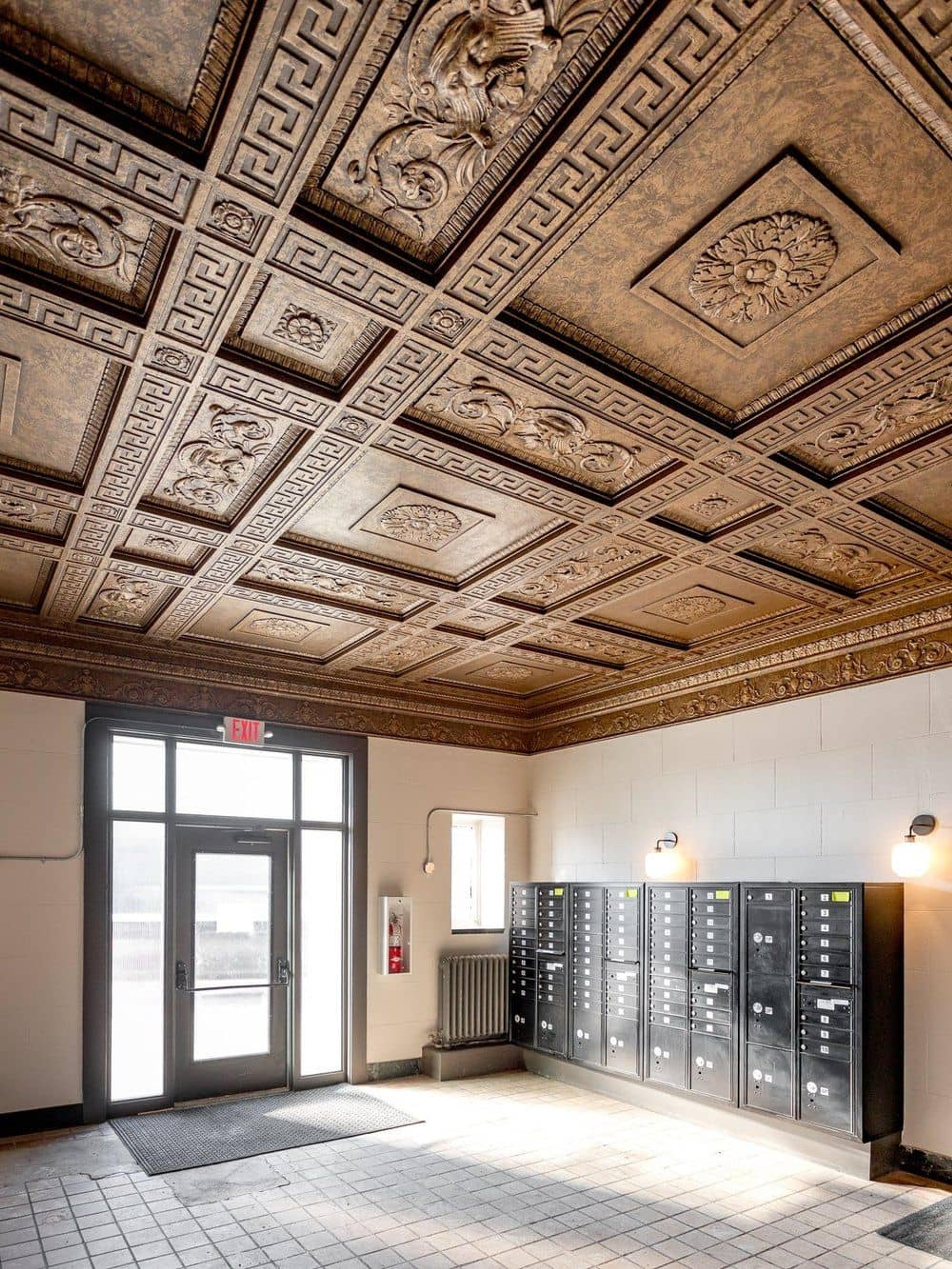 HEATHER HALL LOBBY, BUILT IN 1920S AND RENOVATED BY GREATWATER, PHOTO COURTESY OF GREATWATER OPPORTUNITY CAPITAL.