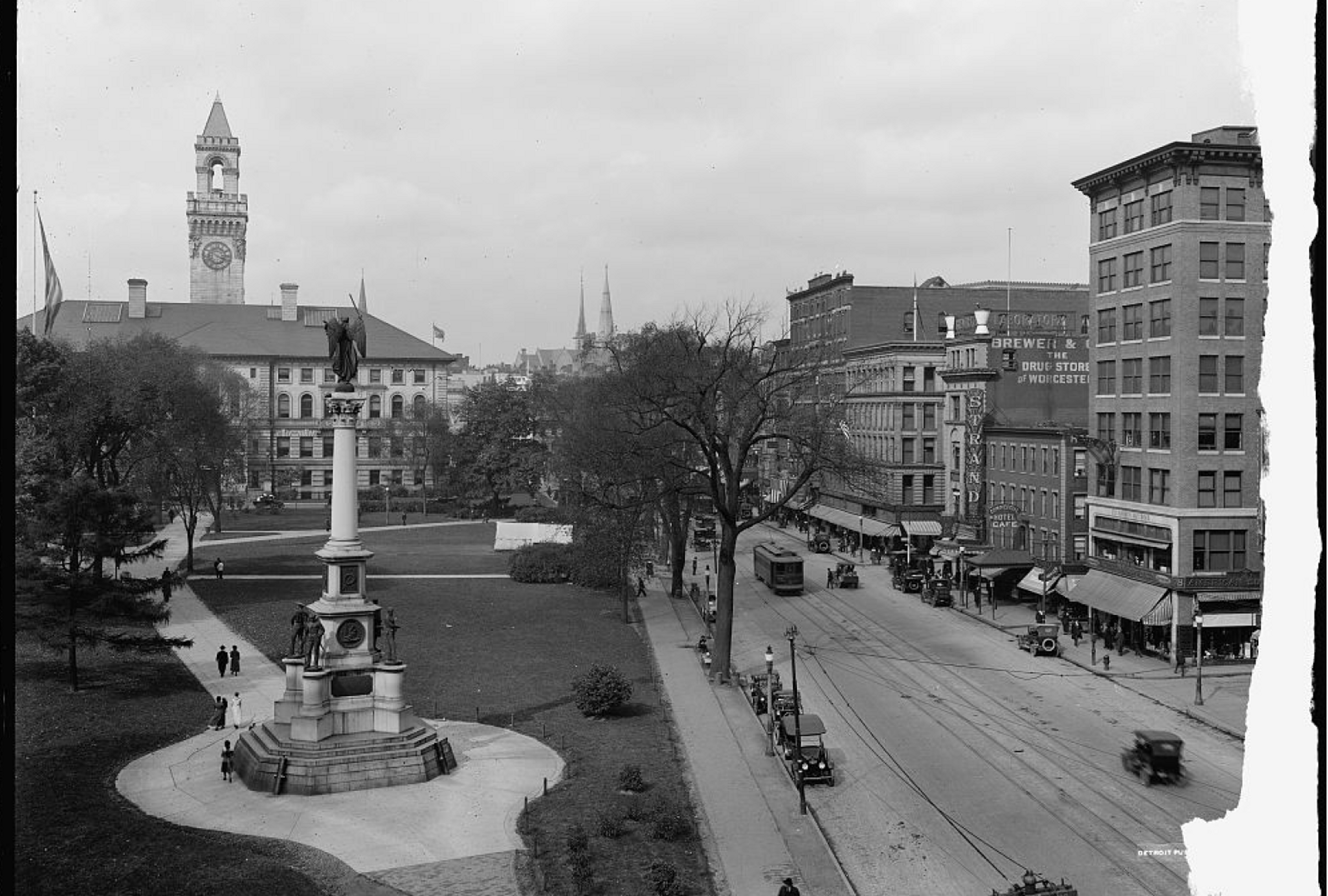 A historic photo of Worcester Common and City Hall taken along Front Street between 1910 and 1920