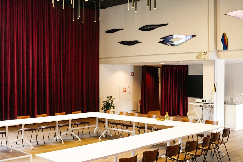 De Stuyvesantzaal in vol overzicht