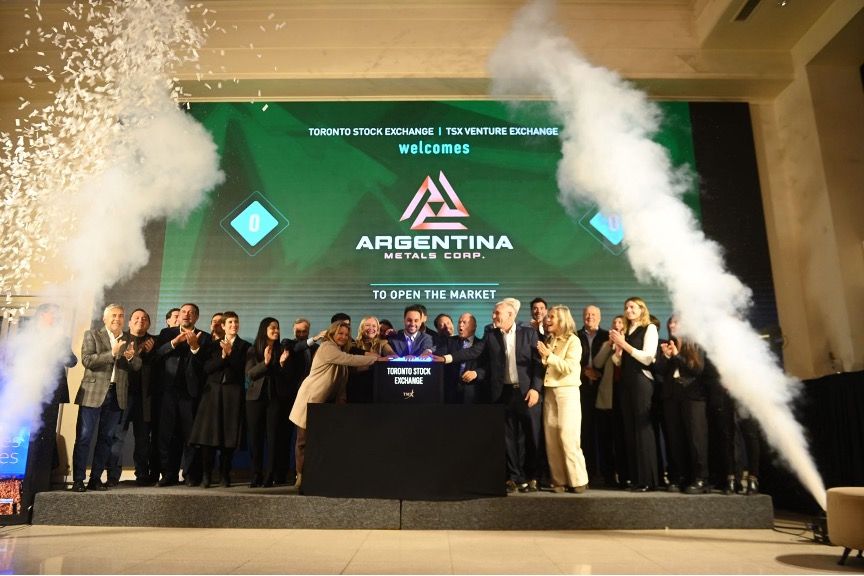 The moment the market opened: guests gather on stage as the TSX welcomes Argentina Metals Corp. (Alt text: Argentina Metals TSX Venture market opening ceremony with guests on stage)
