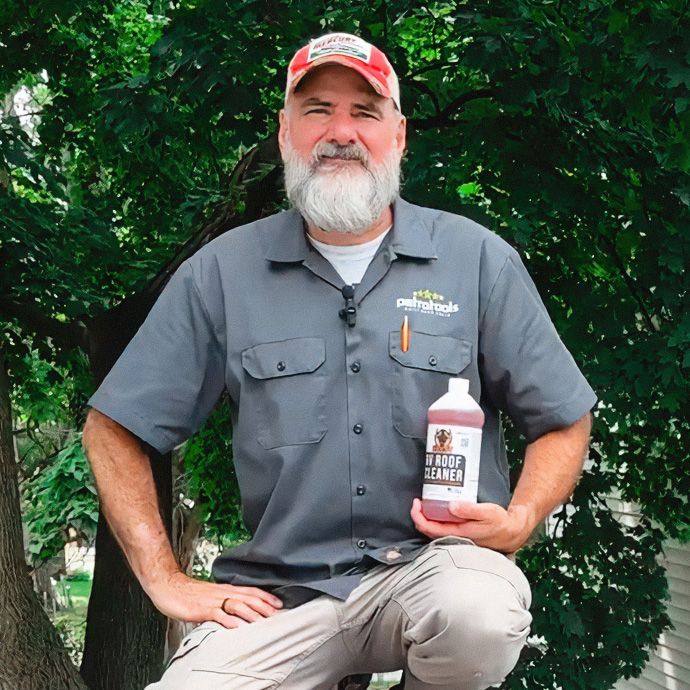 How does the BEEST RV ROOF CLEANER & DEGREASER work?