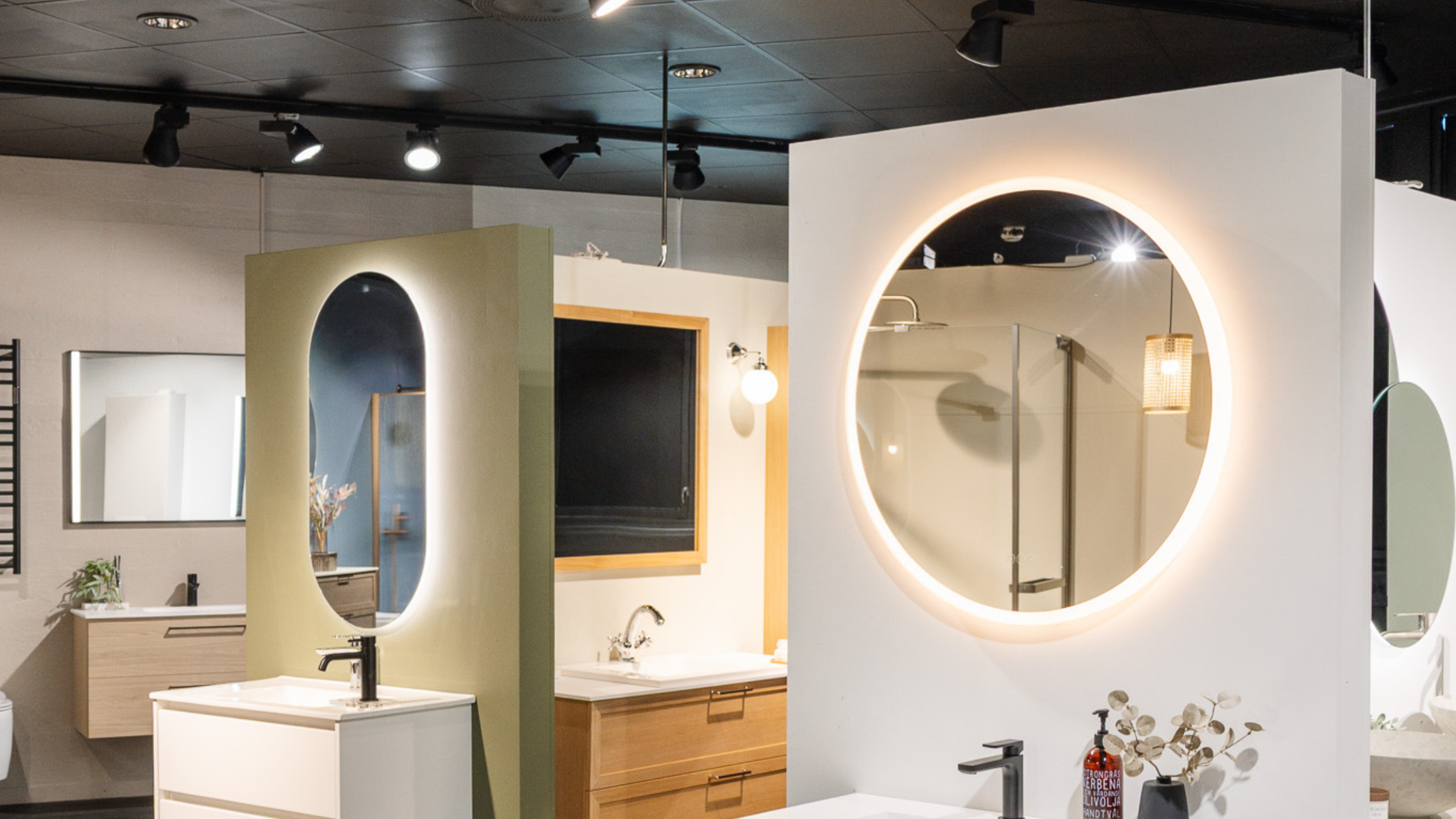 Bilde til «Sommerstengt showroom»