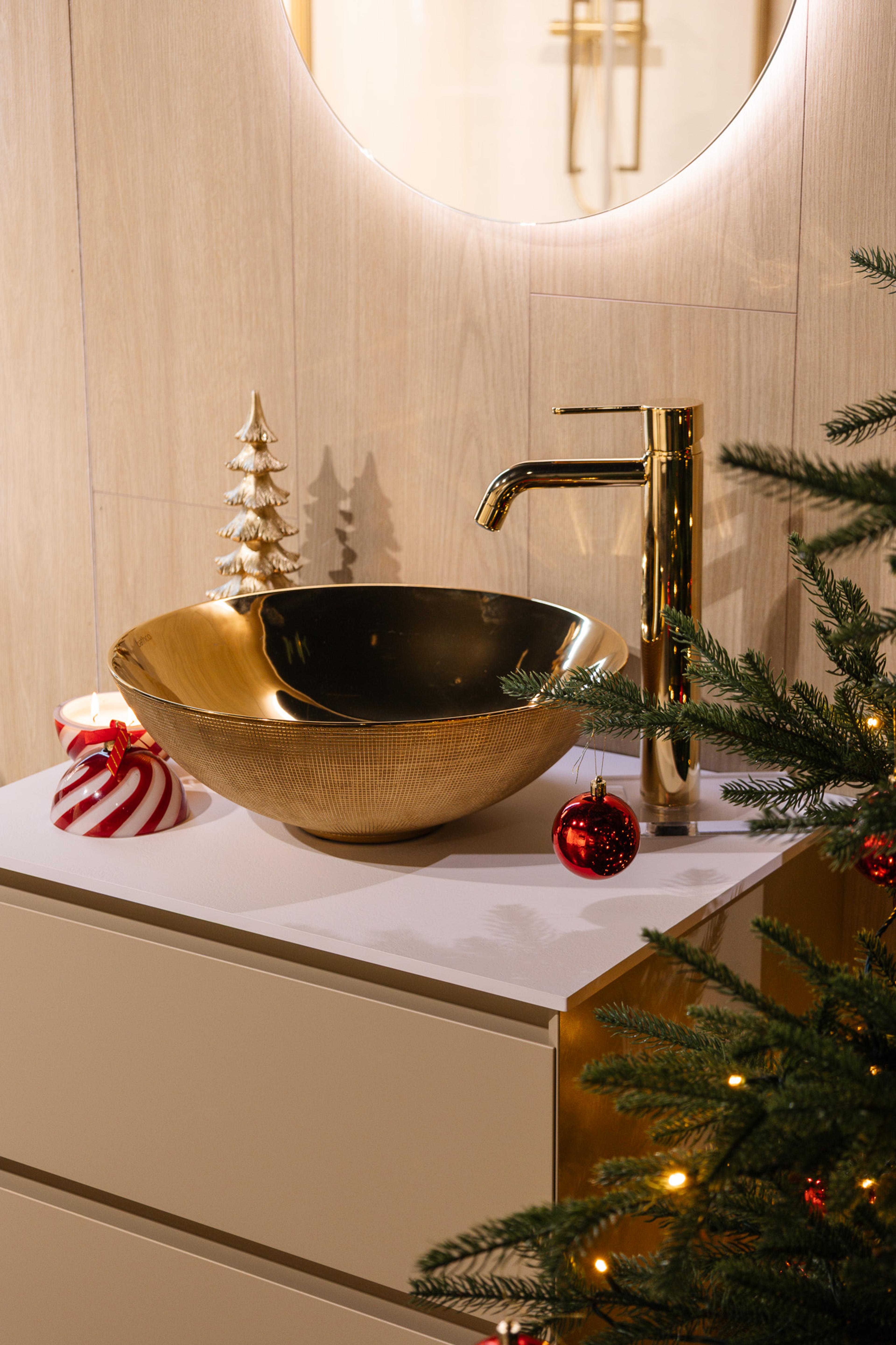 Slik pynter du badet til jul