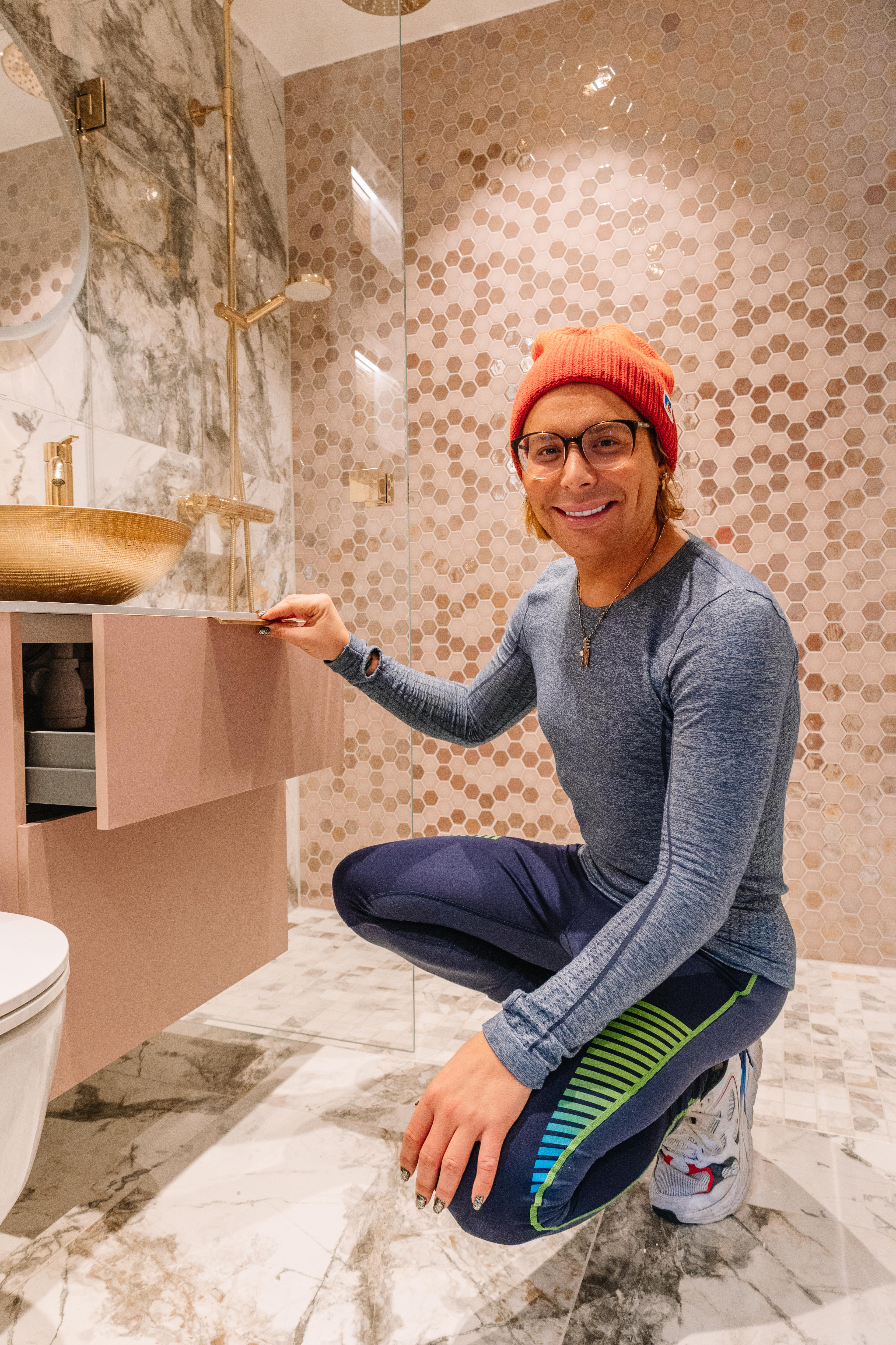 Bilde til «Bli med til Erlend Elias: Luksus og Harmoni på Badet»