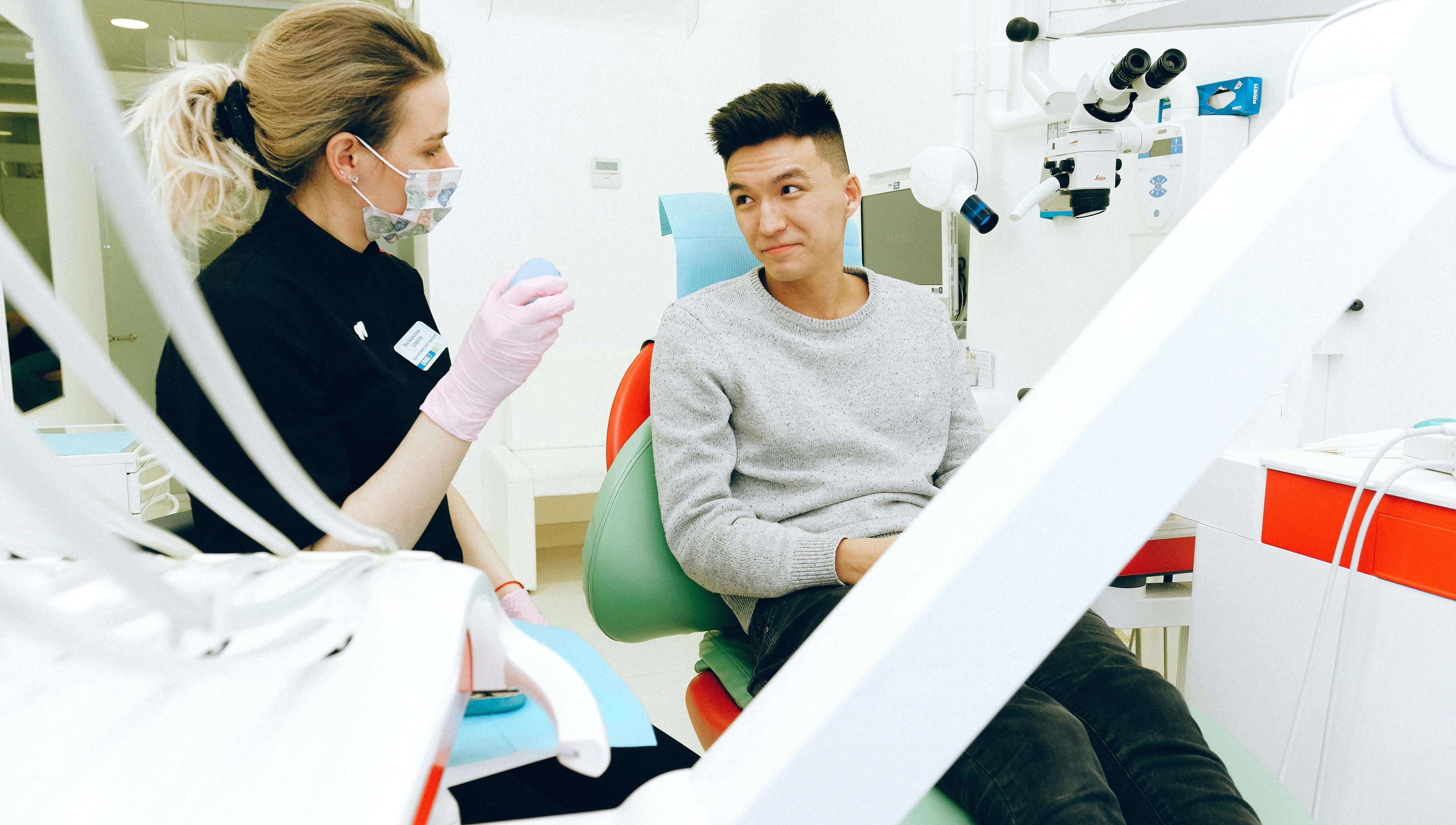 Dental klinik AI görünürlük rehberi — Antalya, İstanbul, İzmir dental turizm koridorları ve çok dilli GEO stratejisi