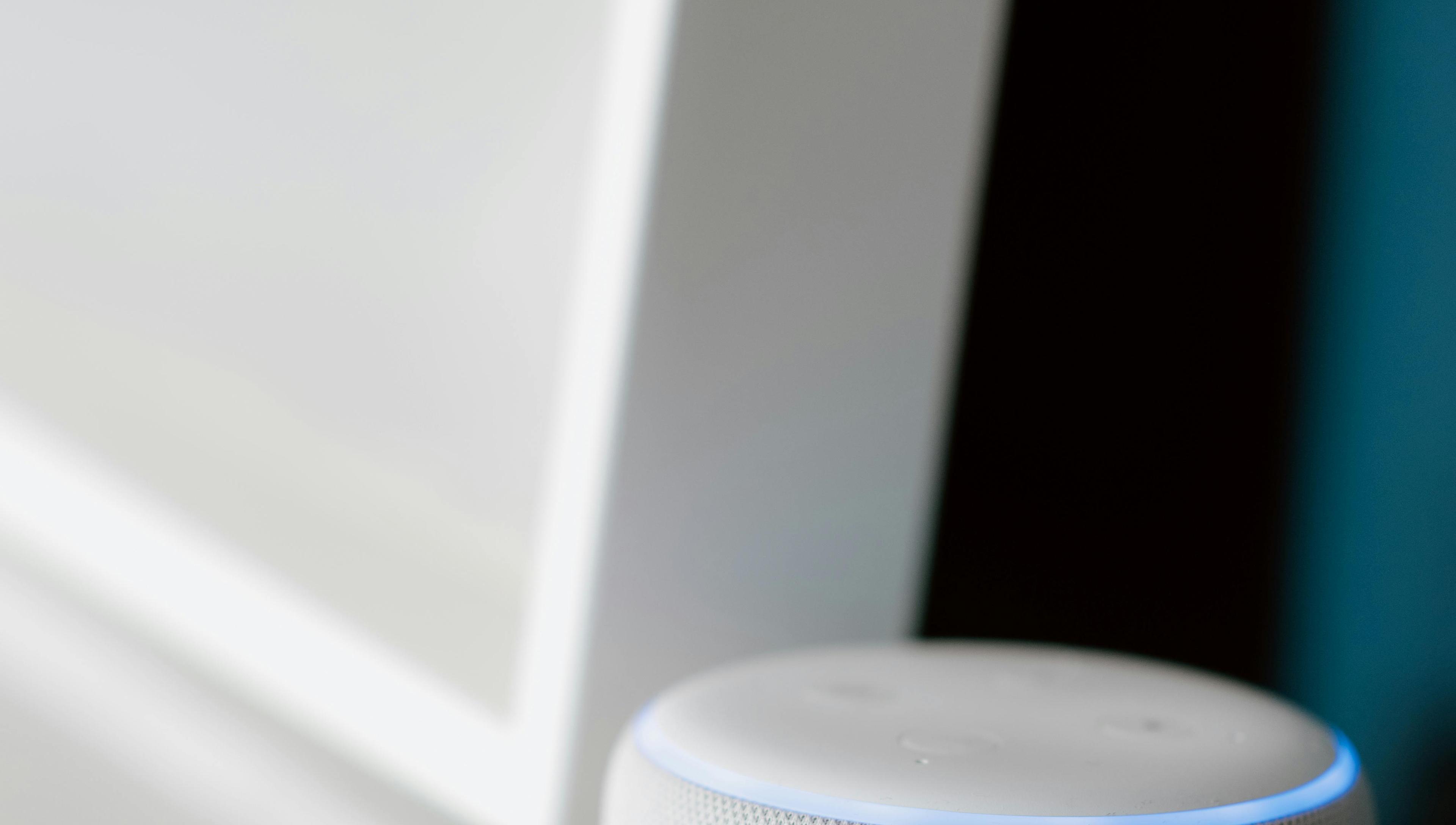 Sesli arama ve AI asistan AEO stratejisi 2026 — Siri ChatGPT, Alexa Gemini, Google Assistant, Speakable schema ve Voice AEO optimizasyonu