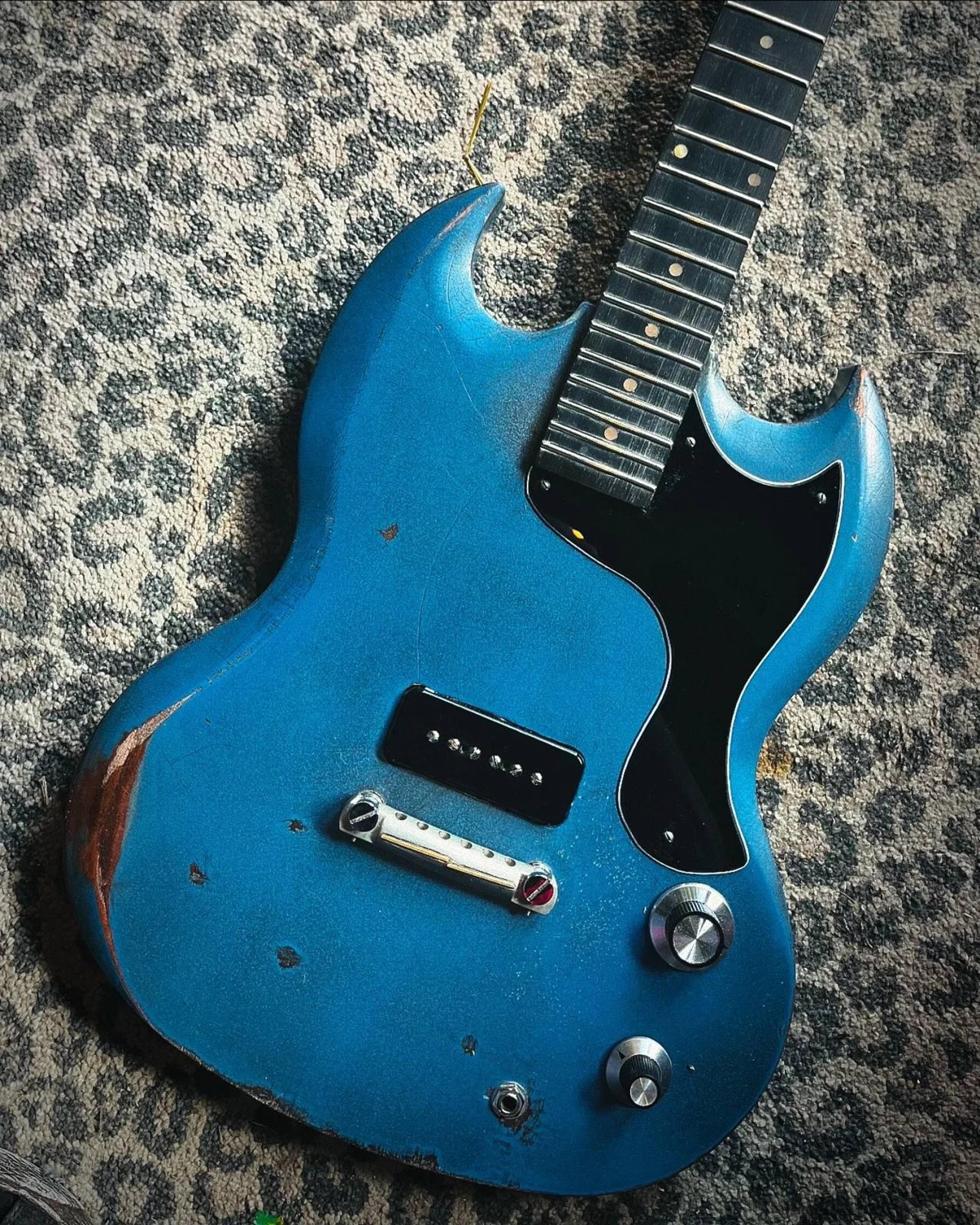The Kid - SG Jnr style double cut - set neck - relic surf green with Tort celluloid acetate hand cut pickguard - Thomas Nilsen Dog Ear P90 in Pelham Blue