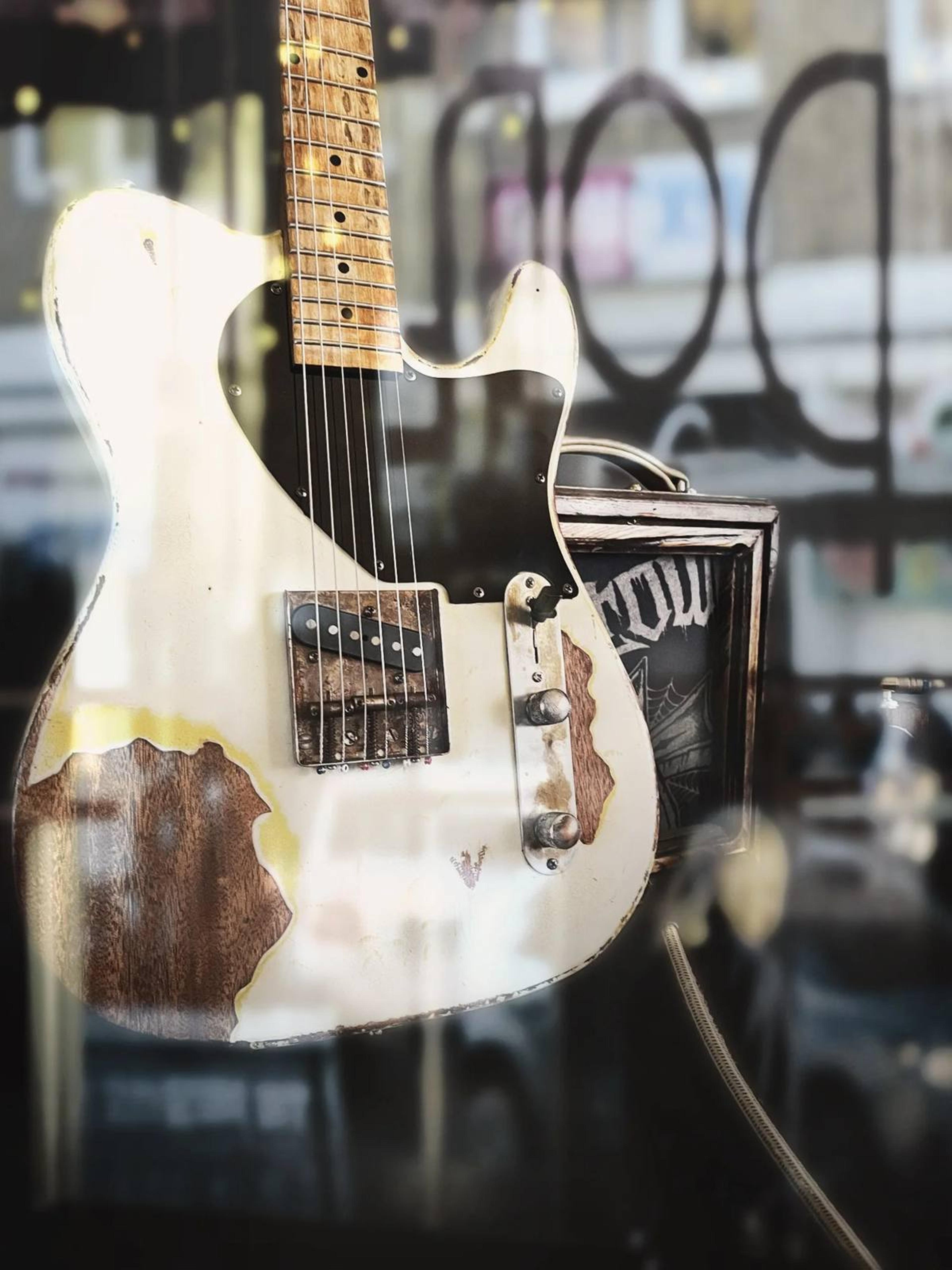 The Gent - Esquire single pickup Tele style custom guitar - ad 1