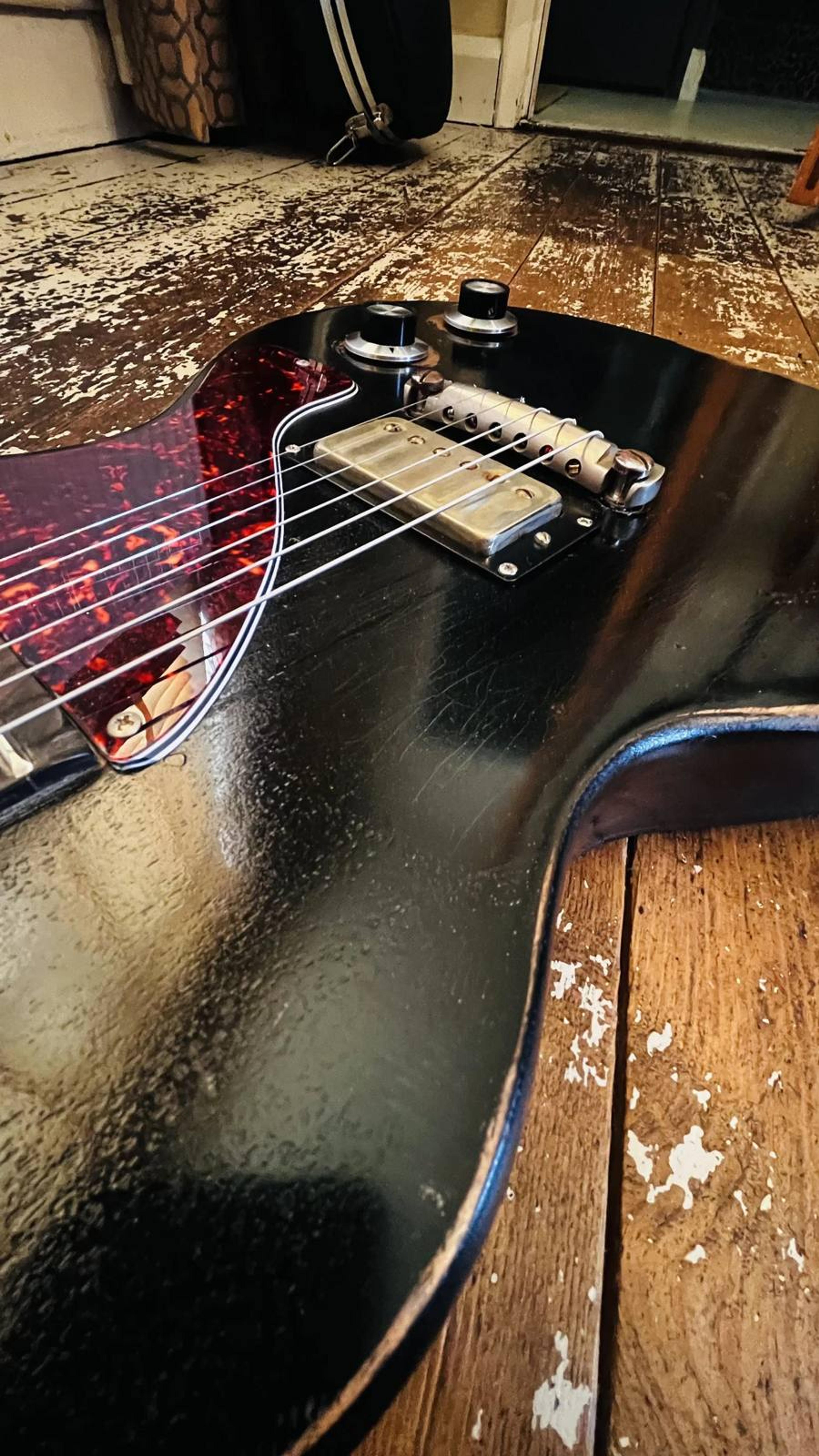 The Rebel Custom - LP Jnr style single pickup set neck custom guitar in Ebony - Bareknuckle Mule Humbucker - Faber Bridge - heavy checked hand relic'd nitrocellulose paint - upper bout