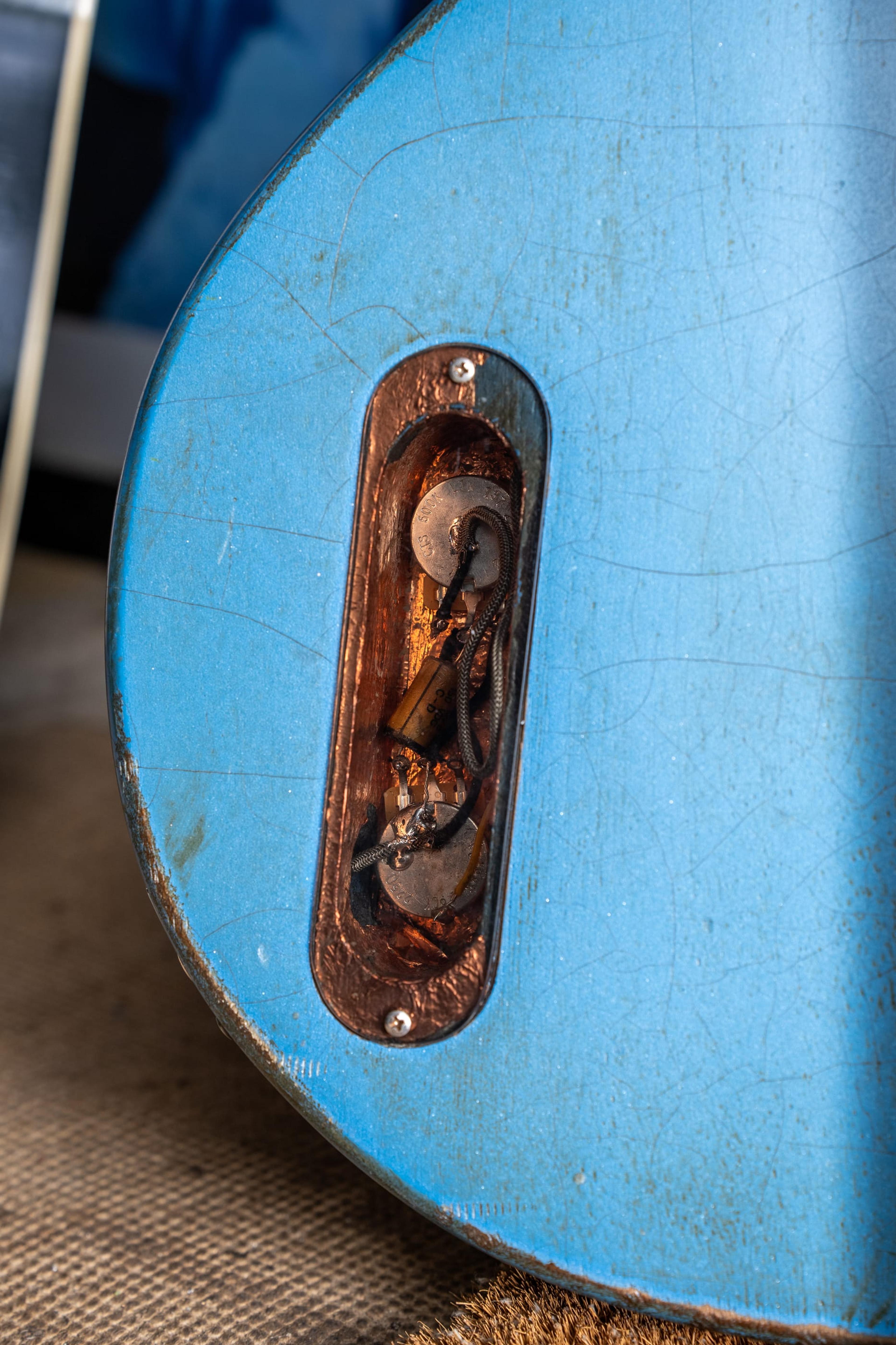 The Rebel's control cavity through its cover