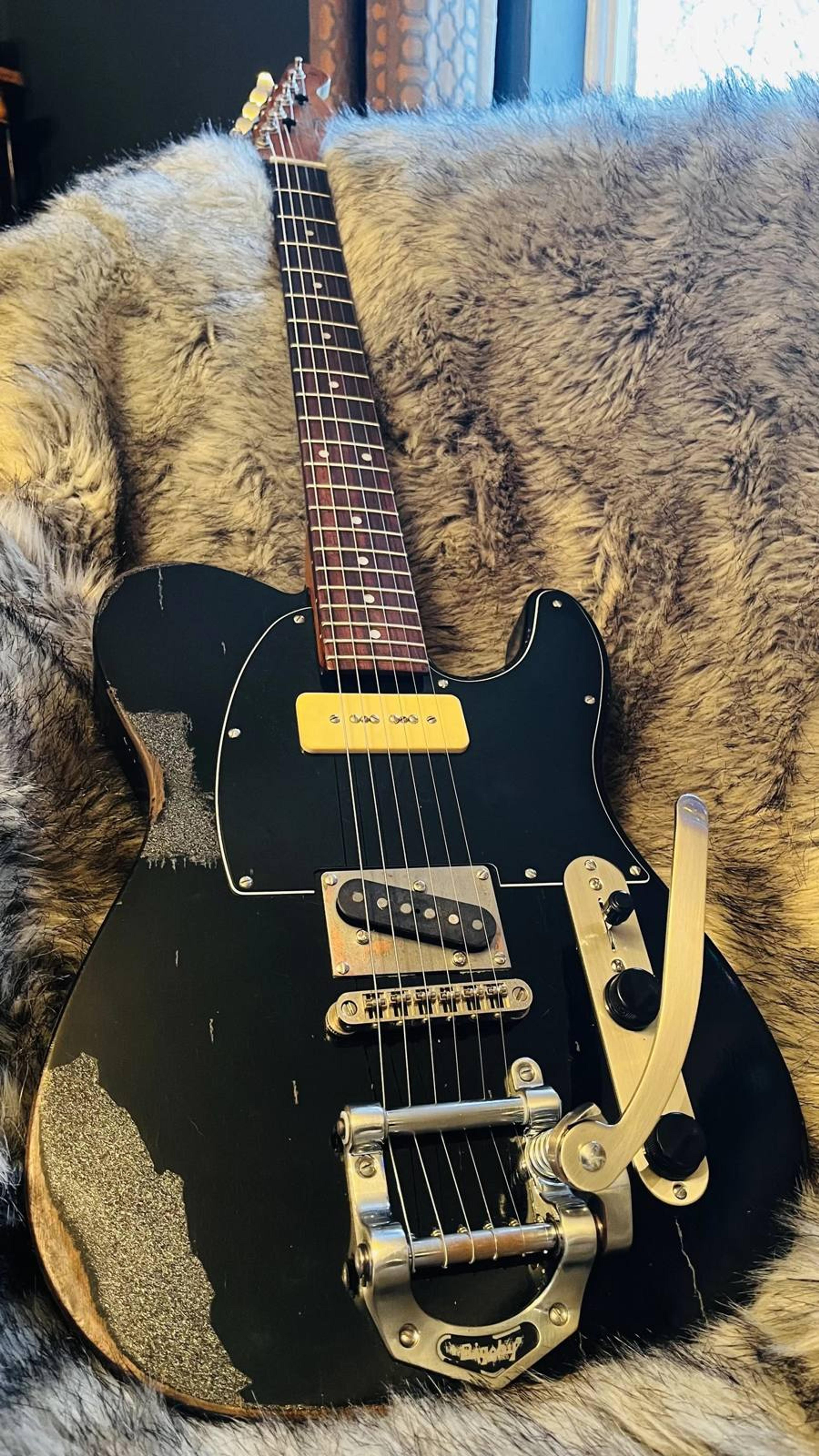 The Crow no2 - Black on black relic telecaster 2