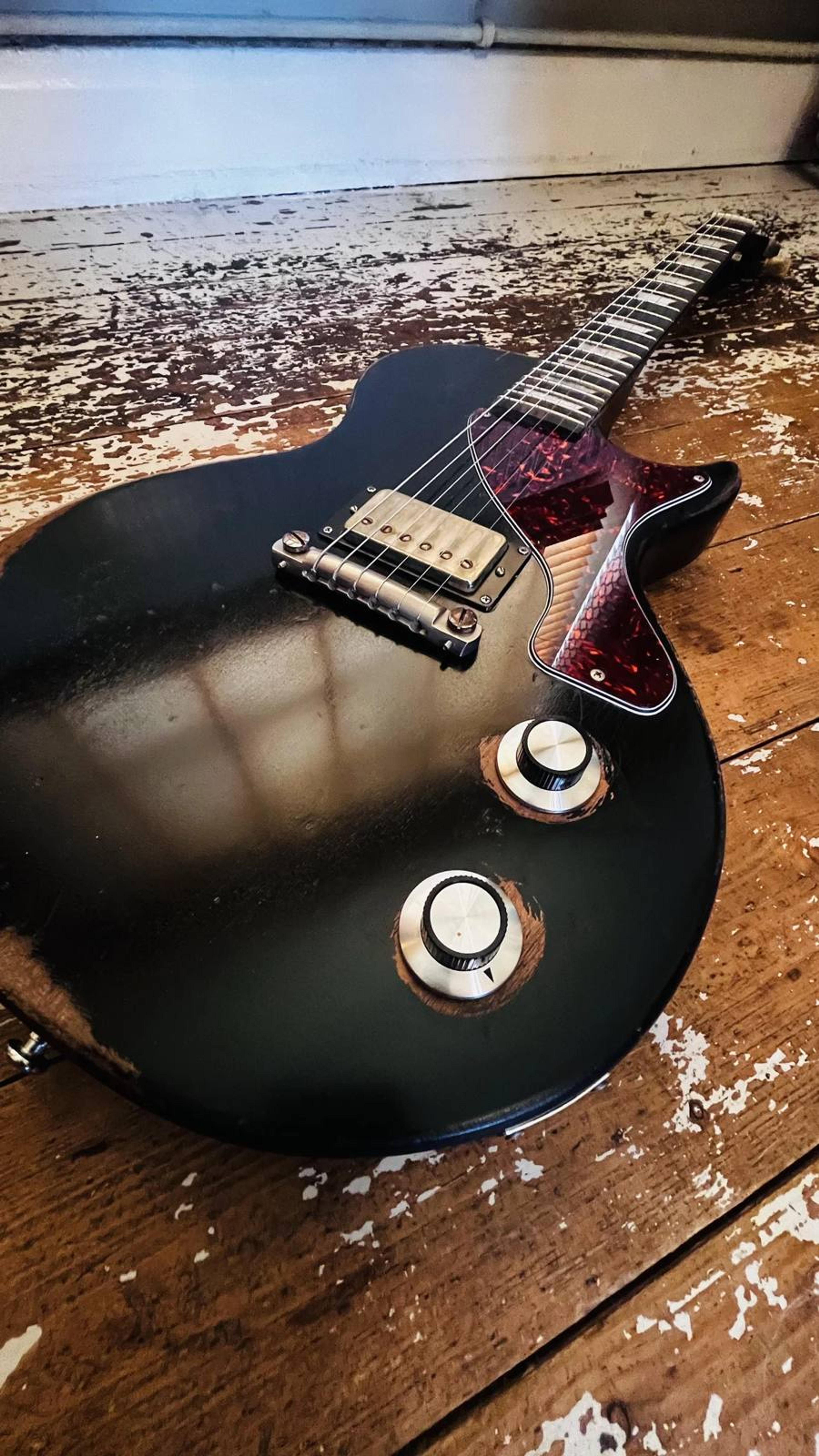 The Rebel Custom - LP Jnr style single pickup set neck custom guitar in Ebony - Bareknuckle Mule Humbucker - Faber Bridge - heavy checked hand relic'd nitrocellulose paint - full